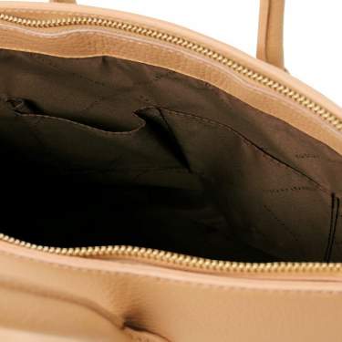 イタリア製レザーのハンド バッグTL BAG（Tuscany Leather）シャンパーニュ